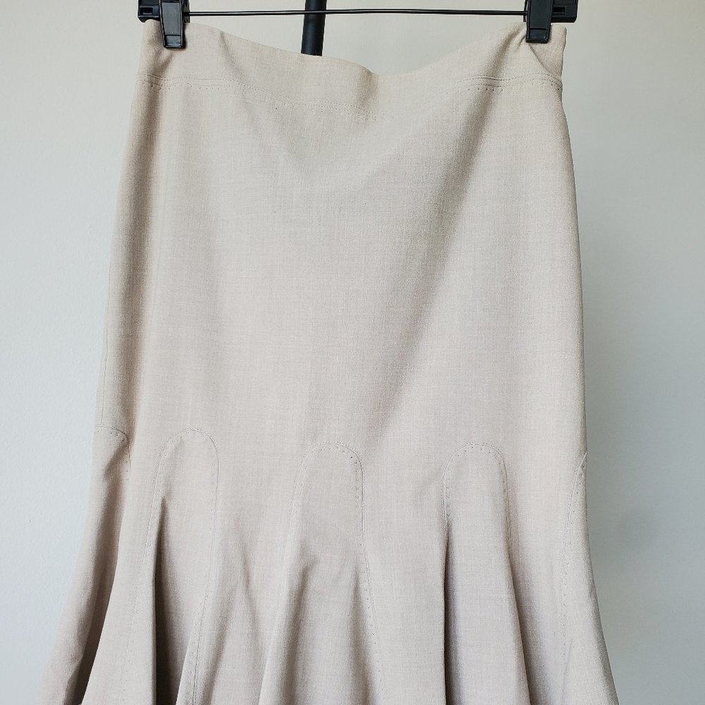 TAHARI | Fit & Flare Taupe Knee Length Skirt | Size 2
